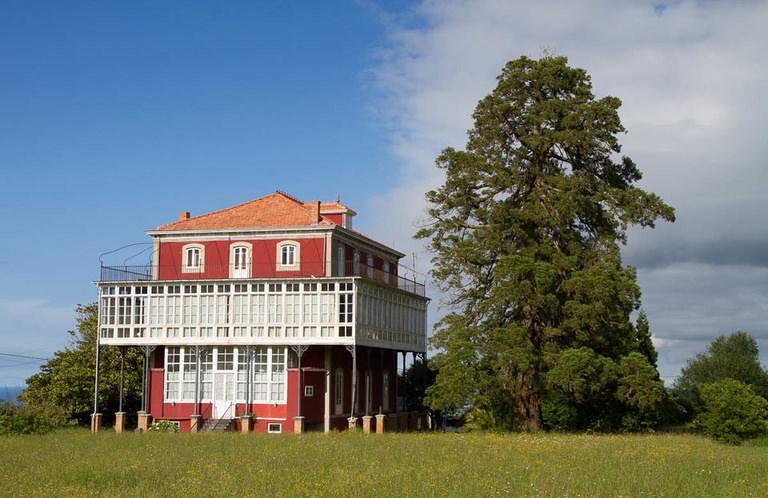 La Casona y el Panteón